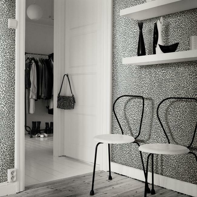 Leopard King Wallpaper – York Wallcoverings